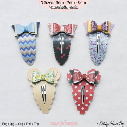 Five handmade hair claw clips with decorative bows and scalloped backs, displayed on a light textured background. A pink text banner at the top reads '3 Sizes: 5cm - 7cm - 9cm + Free display cards', and file format text is visible at the bottom.